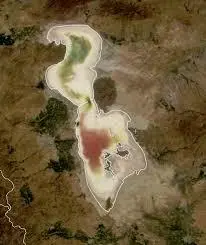 دریاچه ارومیه نفس های آخرش را می‌کشد | دریاچه ارومیه زیست بوم ایران در خطر است