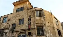 ۹۰ درصد سراهای بازار تهران فرسوده‌اند و شهرداری بازسازی را ممنوع کرده است | انبارهای خطرناک در قلب بازار تهران