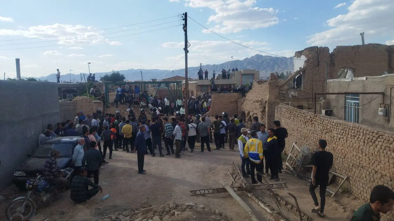 امدادرسانی به مردم زلزله زده کاشمر ادامه دارد | آخرین جزئیات از زمین لرزه کاشمر | شهردار کاشمر: دستور تخلیه ۳۰۰ روستا صادر شد