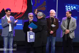 این بی کفایتی مسئولان جشنواره فیلم فجر است که اسامی برندگان سیمرغ، لو برود!