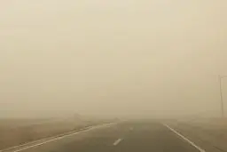   گرد و غبار  |  راه ارتباطی ۹۰ روستای ریگان بسته شد