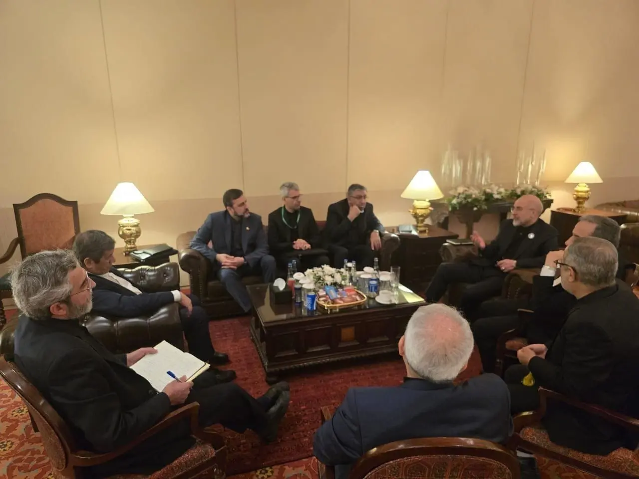 پاکستان: مذاکرات اسلام آباد آغاز شد | رویترز به نقل از یک منبع بلند پایه ایرانی: آمریکا با آزادسازی دارایی‌های مسدود شده ایران موافقت کرد