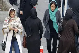 راه سخت زنان
