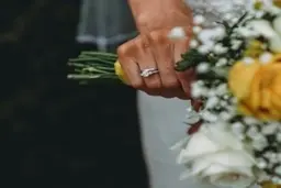 متولدین هر ماه تو چه سنی ازدواج میکنن؟ | ازدواج متولدین ماه های مختلف