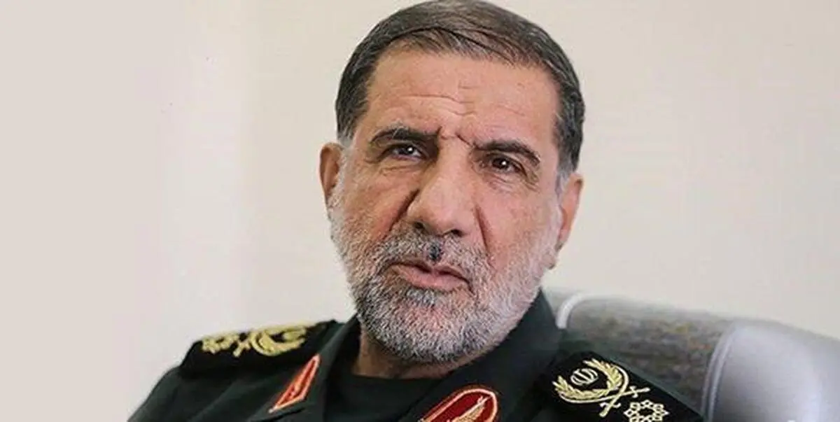 مگر نظامی‌ها چه کار کرده‌اند که مردم را می‌ترسانیم؟