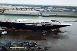 تخریب پل تاریخی برای عبور کشتی مؤسس آمازون!+ویدئو