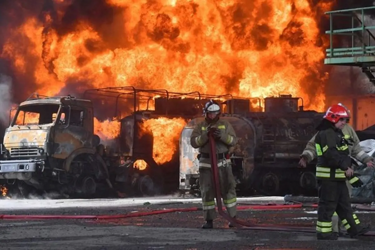 ارتش اوکراین انبار نفت «دونتسک» را گلوله‌باران کرد+ویدئو 