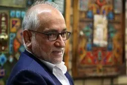 احتمالا فیلترینگ رفع و گشت ارشاد حذف می‌شود | حسین مرعشی: ایران و آمریکا فعلا مذاکره نمی‌کنند