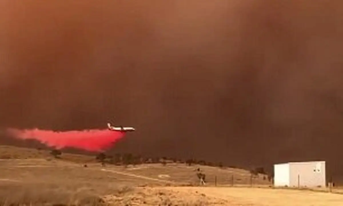 آتش سوزی به پایتخت استرالیا رسید؛ آسمان کانبرا قرمز شد