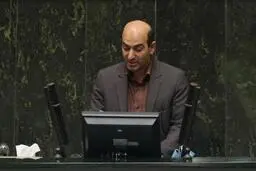 
نماینده نجف‌آباد  |   روحانی پاسخگوی خون بیش از ۳۰۰ نفر باشد
