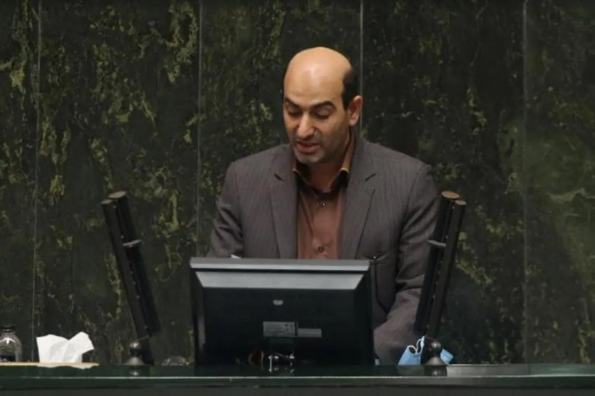 
نماینده نجف‌آباد  |   روحانی پاسخگوی خون بیش از ۳۰۰ نفر باشد
