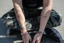 سلاح عجیبی از  اراذل در تهران کشف شد +عکس