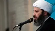 استقبال روحانیون از حجت‌الاسلام قاسمیان در فرودگاه | استقبال با حلقه گل از  حجت الاسلام قاسمیان