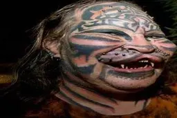 یکی از زشت‌ترین زنان جهان | تلاش های عجیب زن 52 ساله برای زشت شدن +تصویر