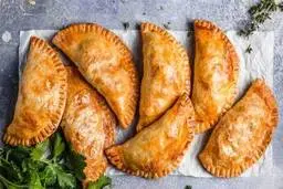 تزیین پیراشکی با یک رنده؛ ساده و خلاقانه | فقط با یک رنده به پیراشکی ها طرح بده +ویدئو