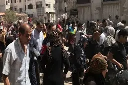 بازگشت هزاران نفر از شهروندان سوری به منازل خود در درعا البلد+تصاویر 