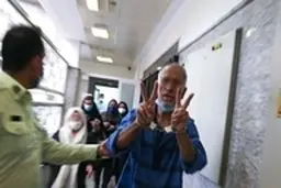 درخواست آزادی پدر بابک خرمدین