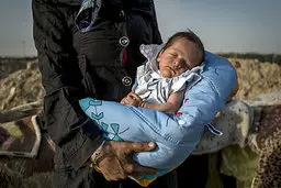 
مرگ نوزادانِ معتاد پشت در بیمارستان‌های مشهد 