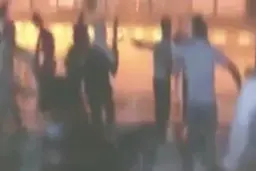  مردم در خیابان تجمع کرده بودند | یک نفر براثر تیراندازی مشکوک جان باخته است 