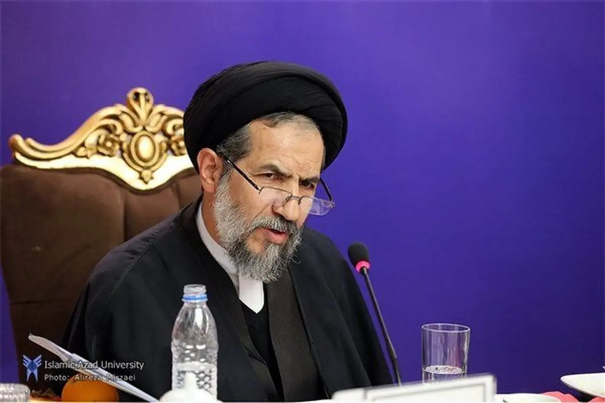 
امام جمعه موقت تهران |   تعطیلی نمازهای جماعت و جمعه توجیه ندارد
