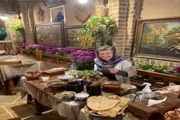 نوروزگردی خانم سفیر در خیابان ولیعصر تهران +تصاویر