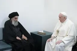 
مواضع حکیمانه آیت‌الله سیستانی در دیدار پاپ مایه عزت اسلام شد
