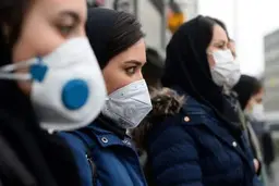 کرونا از طریق هوا منتقل می‌شود | در محیط های بسته ماسک بزنید