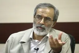 
آقای منتظری به خدمت امام رسیده و گفته بود که فرمانده سپاه کودتا می‌کند