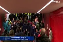 درگیری‌ بازیکنان منچسترسیتی و اتلتیکومادرید در راهرو  ورزشگاه واندامتروپولیتانو+ویدئو 