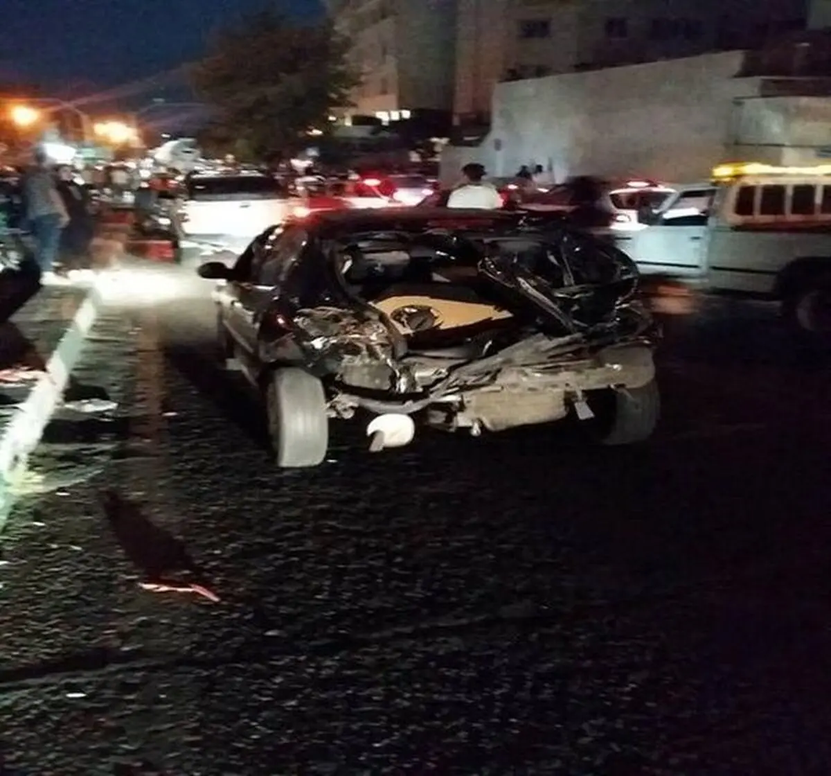 
یک دستگاه کامیون با ۱۶ خودرو سواری در تهران برخورد کرد.
