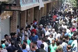 اعتراضات اخیر چگونه به بحران بازار کار دامن می‌زند؟ | دومینوی بحران