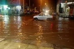  در کمتر از ۱۲ ساعت بارش ادامه سریال آب‌گرفتگی خیابان‌ها و منازل اهواز