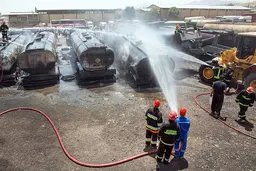 
آخرین وضعیت آتش‌سوزی گمرک  |  چهار دستگاه کامیون ترانزیت  دچار حریق شد 