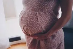 کار هولناک زن باردار با میخ برای پسر شدن نوزادش!!