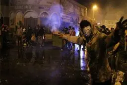  مهار کرونا  |  ناآرامی‌ها در لبنان در اعتراض به محدودیت‌ها برای مهار کرونا 