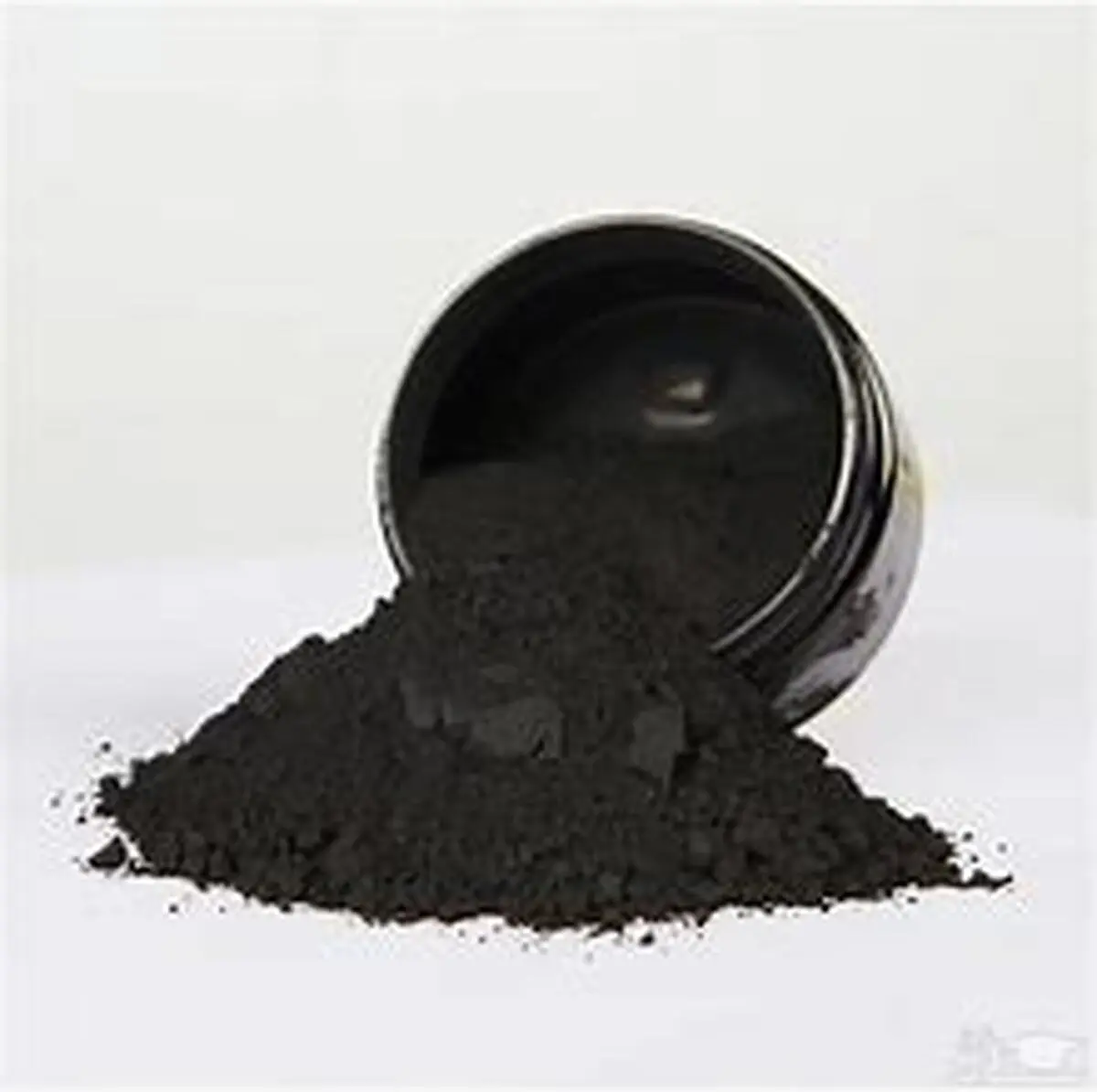 قدیمی ها چه جوری سرمه چشم درست می‌کردند؟ | راز زیبایی چشم زنان قدیمی و طریقه ساخت سرمه چشم با بادام و گلاب در خانه+ ویدئو