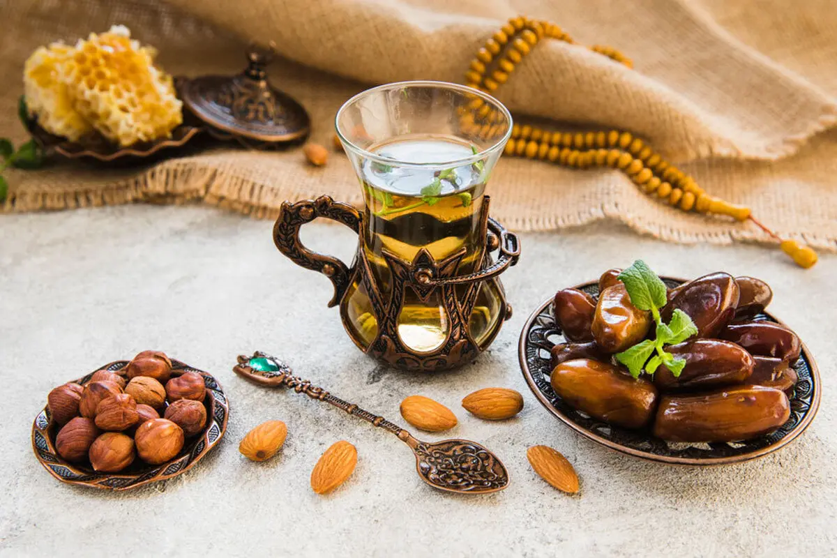 افطاری چی بخوریم بهتر است؟ | بهترین نوشیدنی و خوراکی‌ها برای شروع افطار