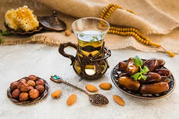 افطاری چی بخوریم بهتر است؟ | بهترین نوشیدنی و خوراکی‌ها برای شروع افطار