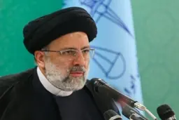 
رئیس قوه قضاییه  |   با هر تخلفی برخورد شود اما یک حادثه نباید بهانه تضعیف پلیس شود
