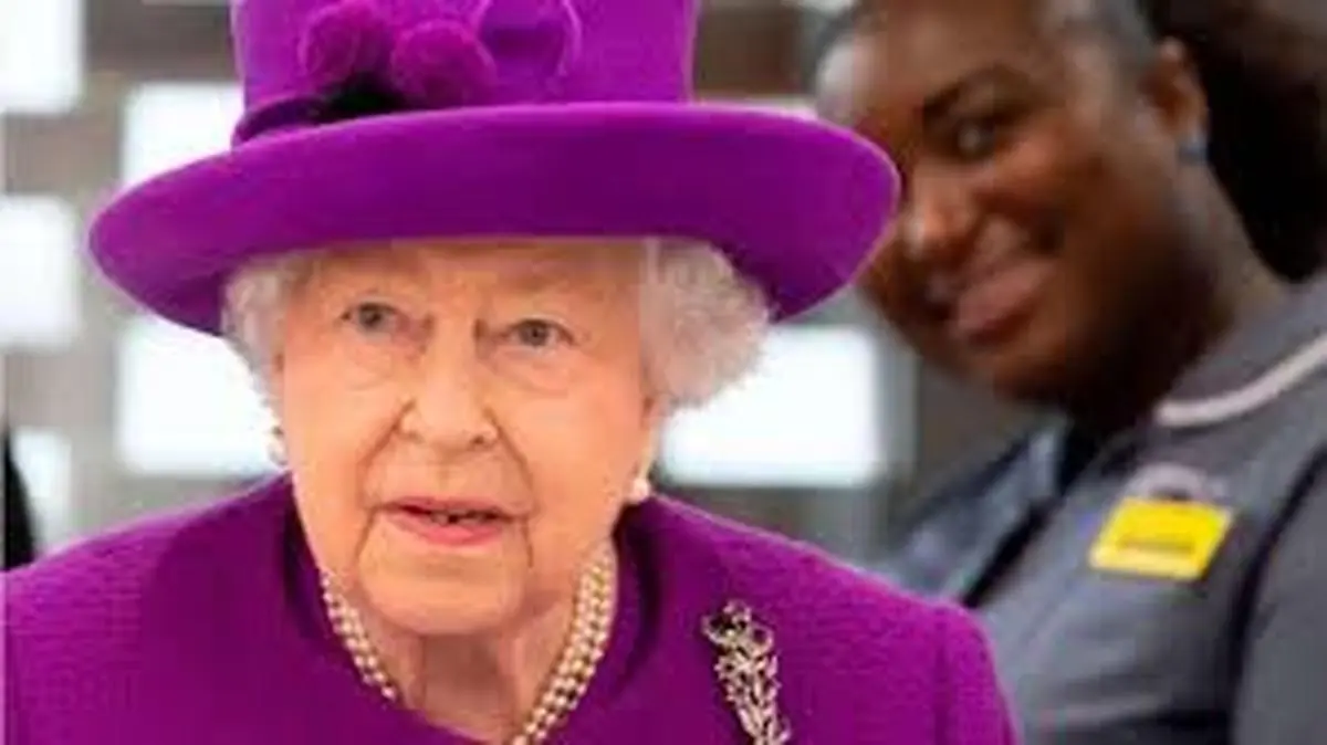ملکه انگلیس: نمی‌توانم حرکت کنم!+ویدئو