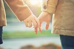 دوستی‌های درازمدت جایگزین مسئولیت زندگی مشترک 