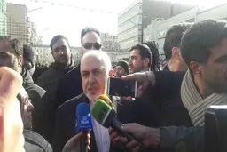 حضور ظریف در راهپیمایی 22 بهمن