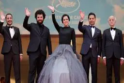 عوامل فیلم «برادران لیلا» ساخته سعید روستایی هم‌اکنون در فرش قرمز این فیلم در فستیوال کن ۲۰۲۲ + ویدئو 
