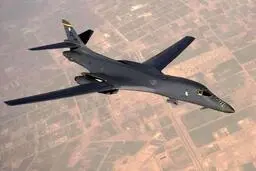 تشدید حملات آمریکا با بمب‌افکن B-1 | آکسیوس: برای نخستین بار علیه ایران به کار رفت