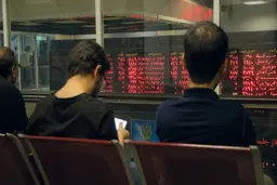 
سهامداران خرد دست از ماشه فروش برنداشتند
