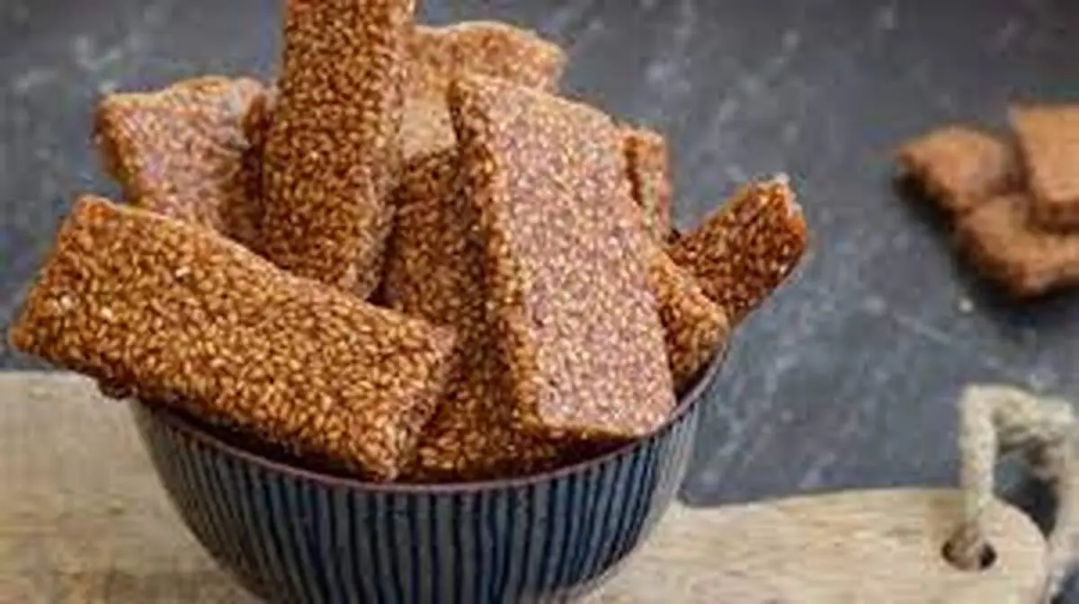 هرچی قند داری بریز دور و این سوهان رو درست کن! | طرز تهیه سوهان کنجدی خانگی +ویدئو