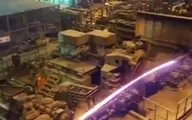خروج و‌پیچ خوردن تیر آهن از خط تولید ذوب آهن اصفهان+فیلم