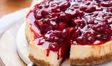 چیزکیک آلبالو بدون فر | دسر خنک و خوش‌طعم تابستانی +ویدئو