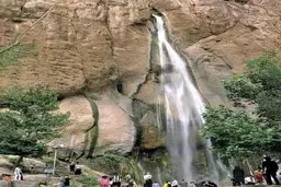 آبشارهای پنهان اصفهان؛ از خنکای سمیرم تا سکوت آب ملخ | سفری به آبشارهای دیدنی اصفهان