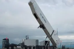 تعویق پرتاب موشک بالستیک قاره پیمای آمریکا 